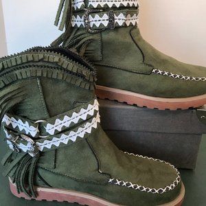 Kcschscr Olive Suede boots With Fringe & Straps